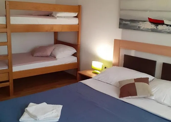 Apartment With Parking Space Privlaka, Zadar - 24002